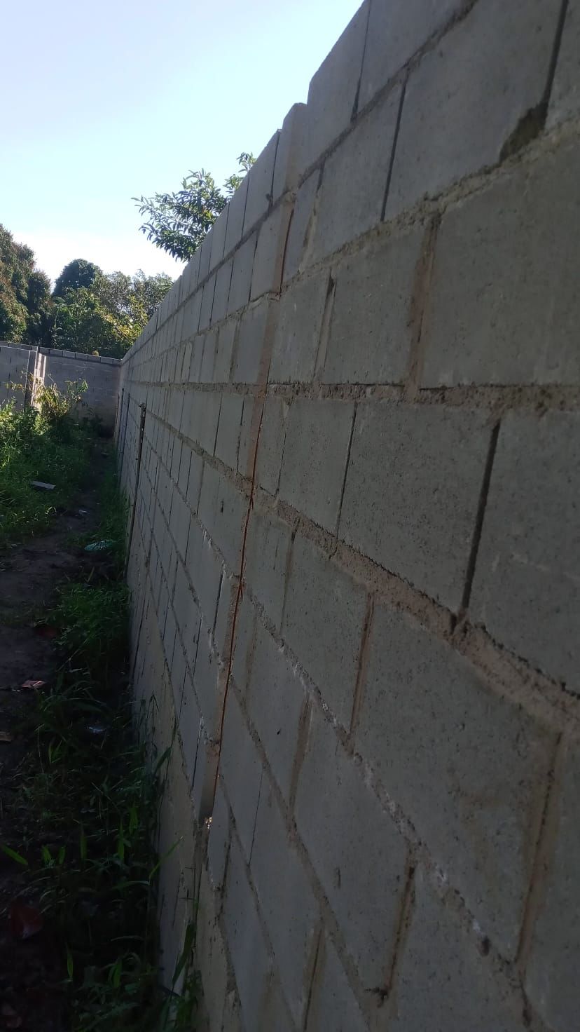 VENDE-SE TERRENO EM PERUÍBE
