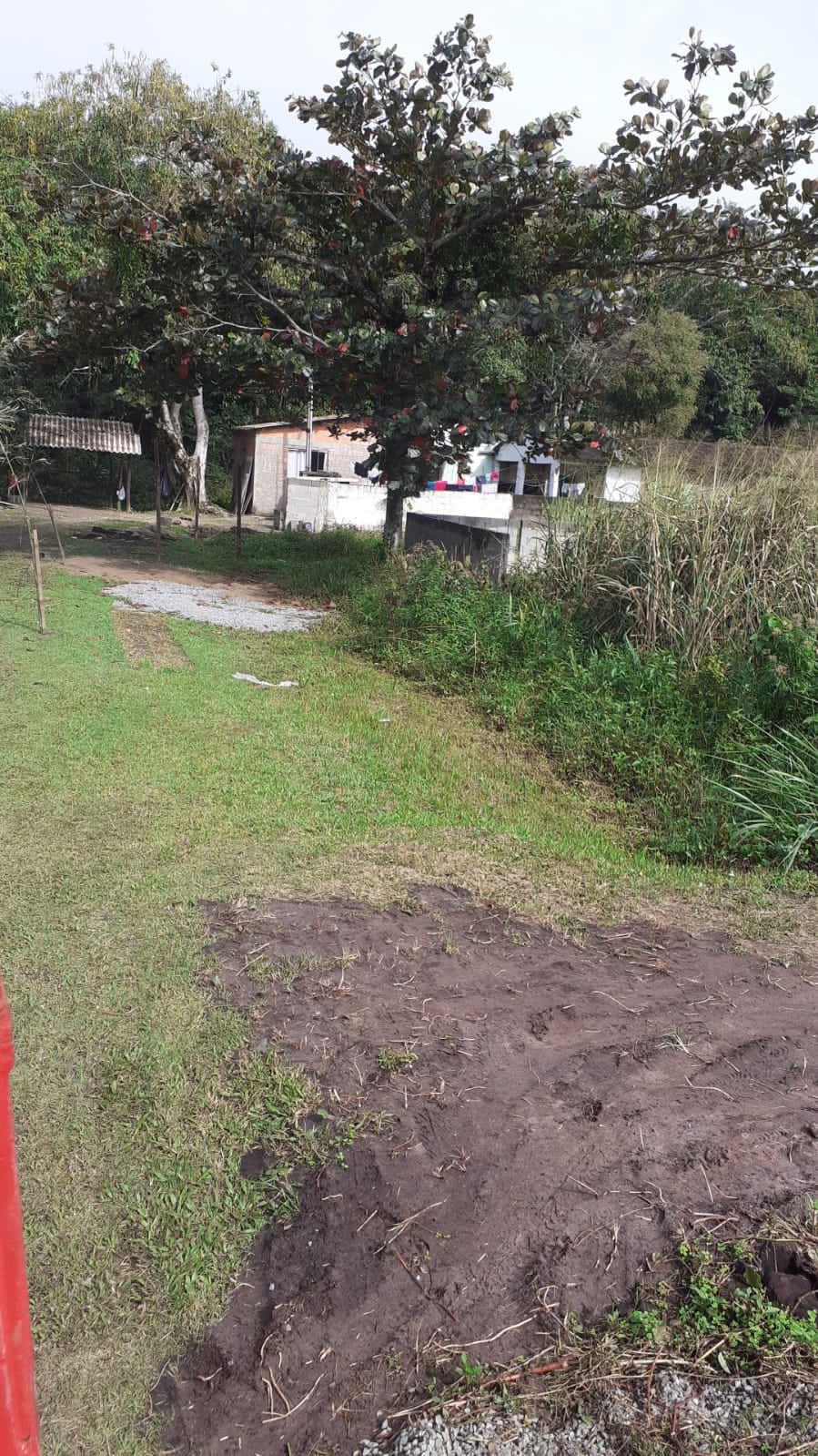 VENDE-SE TERRENO EM PERUÍBE