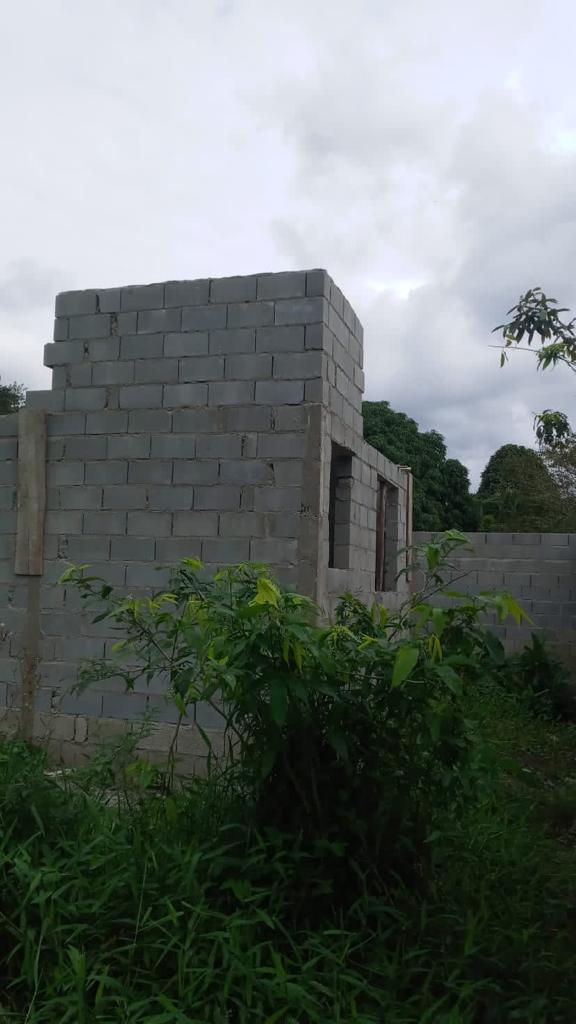 VENDE-SE TERRENO EM PERUÍBE
