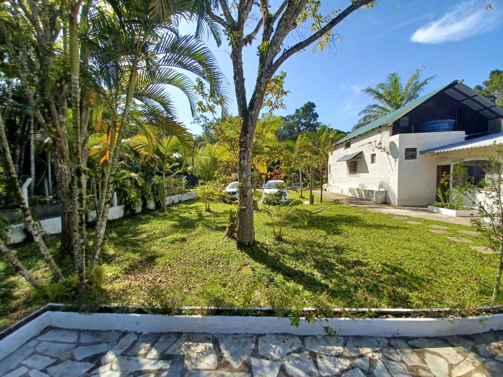 VENDE-SE CHÁCARA COM PISCINA EM PERUÍBE
