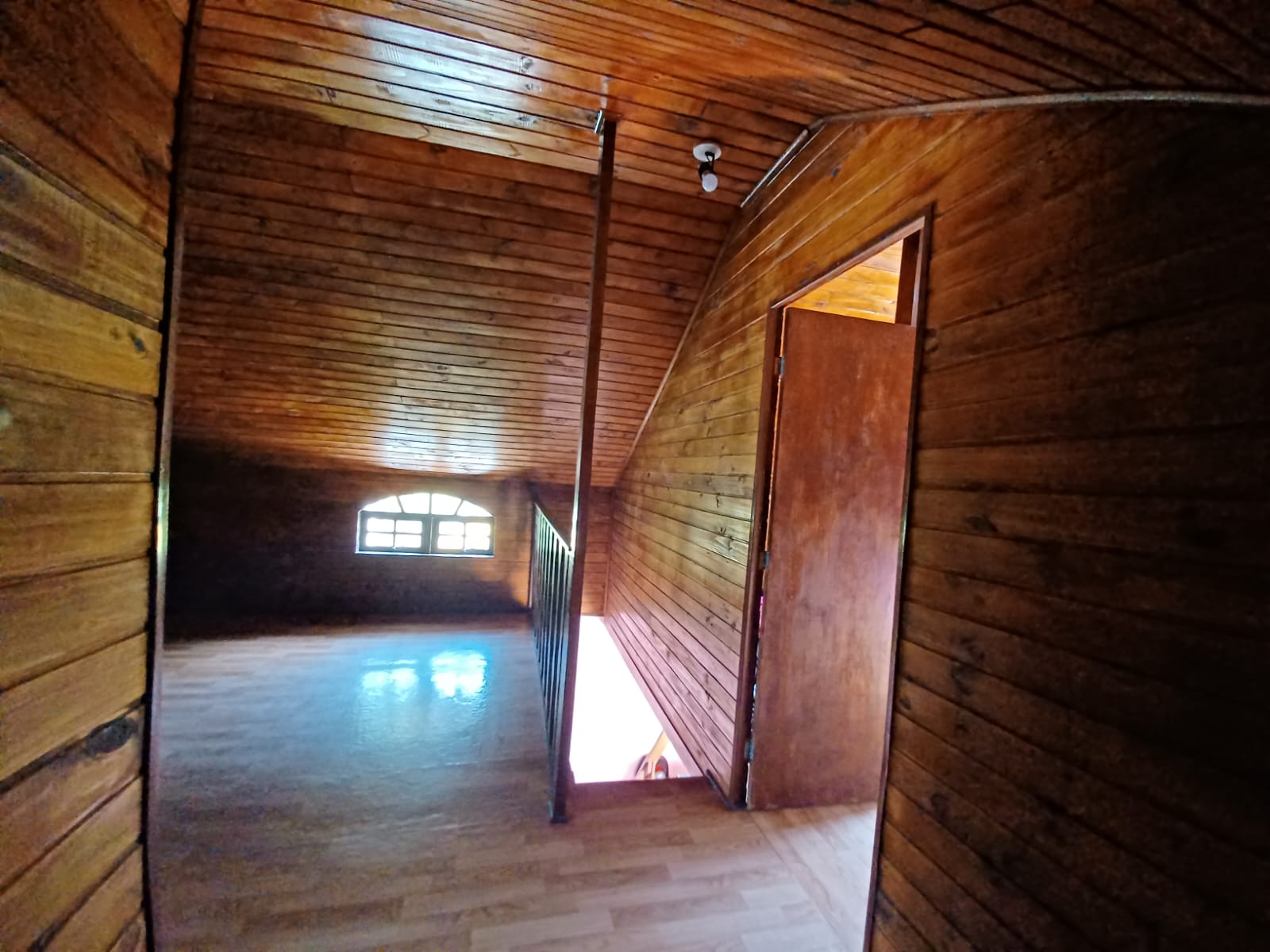 VENDE-SE CHÁCARA COM PISCINA EM PERUÍBE