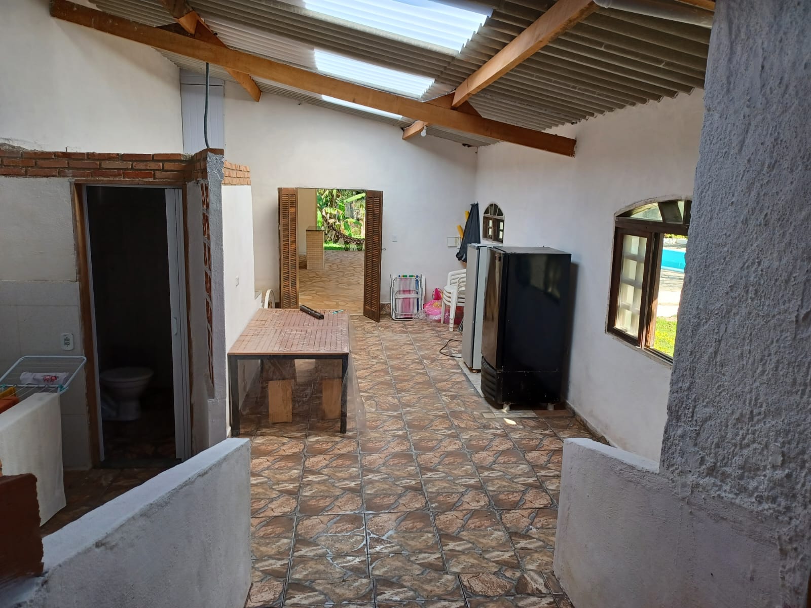 VENDE-SE CHÁCARA COM PISCINA EM PERUÍBE
