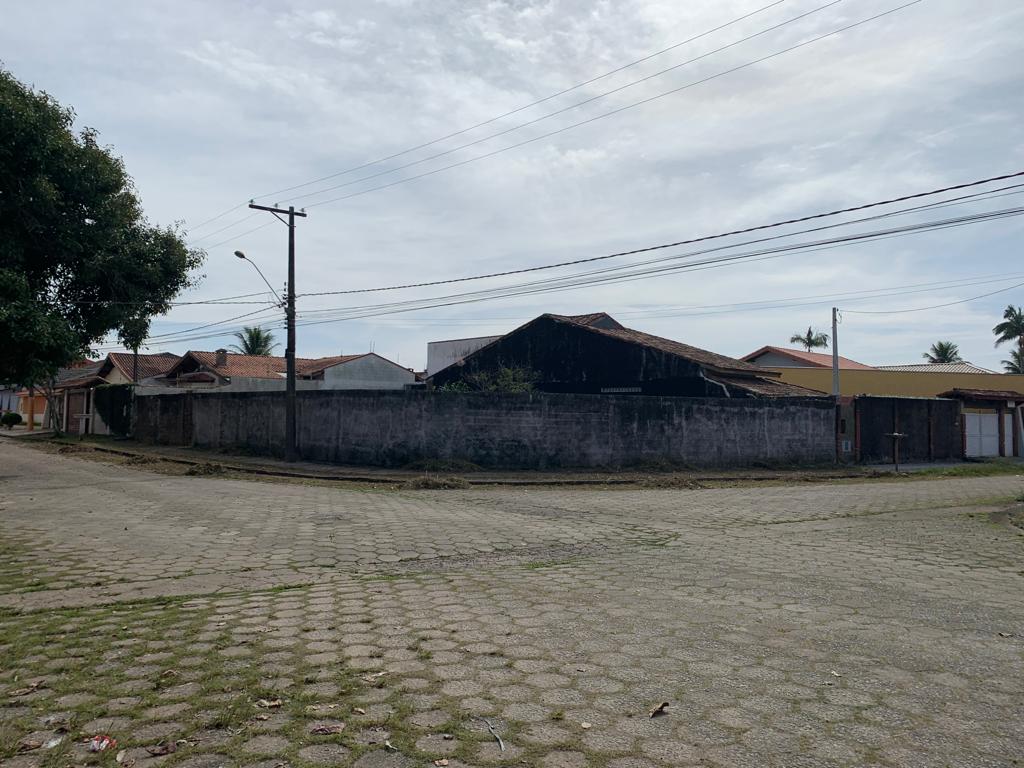 VENDE-SE TERRENO EM PERUÍBE A 50 M DO MAR 