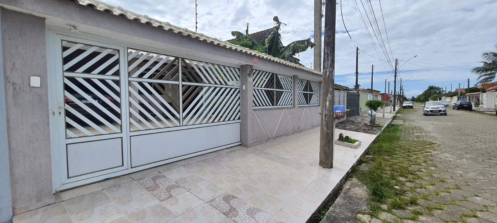VENDE-SE CASAS EM PERUÍBE 