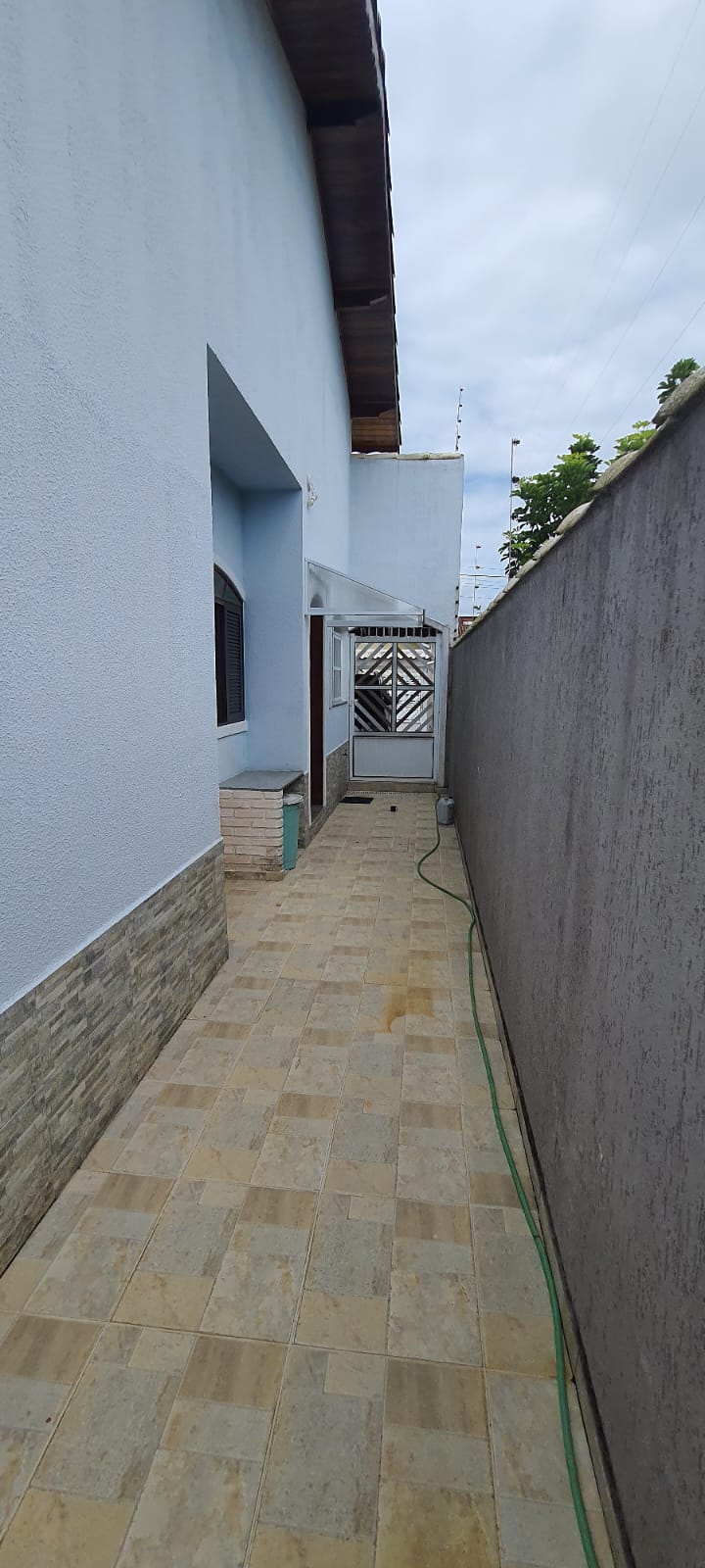 VENDE-SE CASAS EM PERUÍBE 