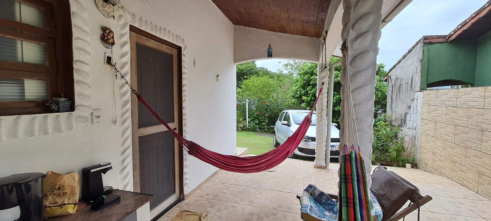VENDE-SE CASA COM TERRENO EM PERUÍBE - BAIRRO DOS PRADOS 