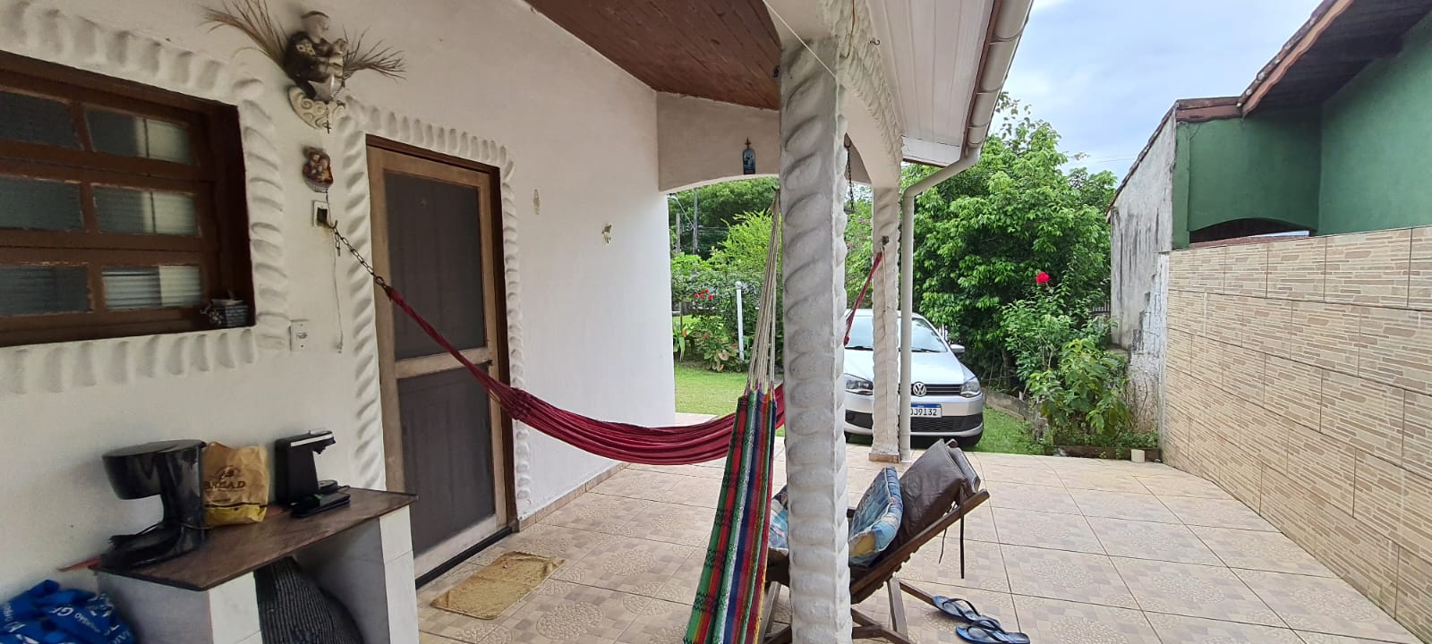 VENDE-SE CASA COM TERRENO EM PERUÍBE - BAIRRO DOS PRADOS 