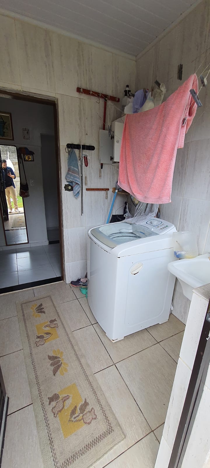 VENDE-SE CASA COM TERRENO EM PERUÍBE - BAIRRO DOS PRADOS 