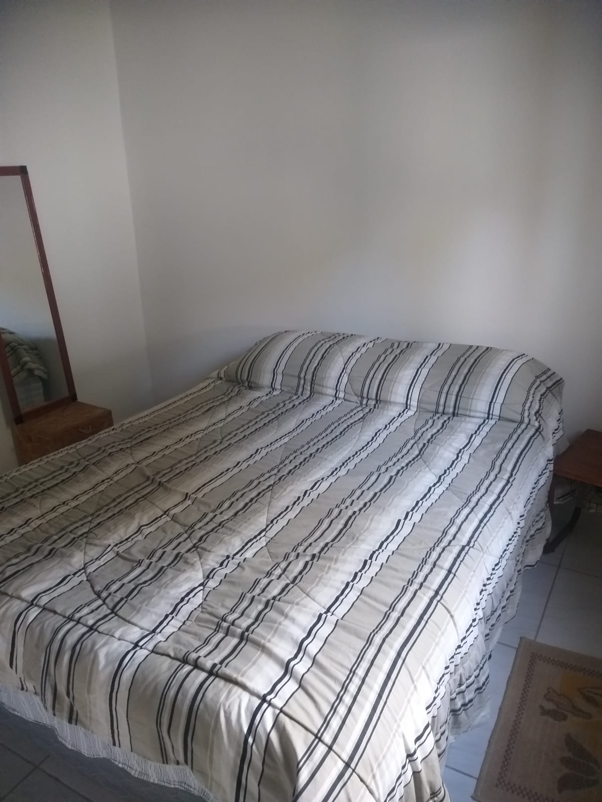 VENDE-SE CASA COM TERRENO EM PERUÍBE - BAIRRO DOS PRADOS 