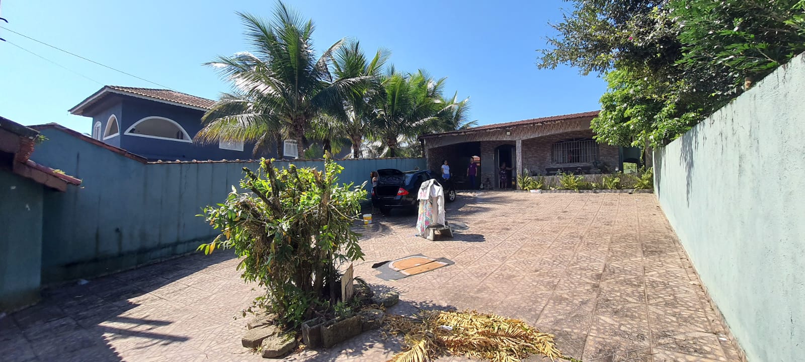 VENDE-SE CASA  COM 400M² DE TERRENO 