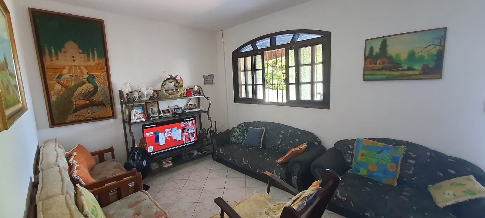 VENDE-SE CASA  COM 400M² DE TERRENO 