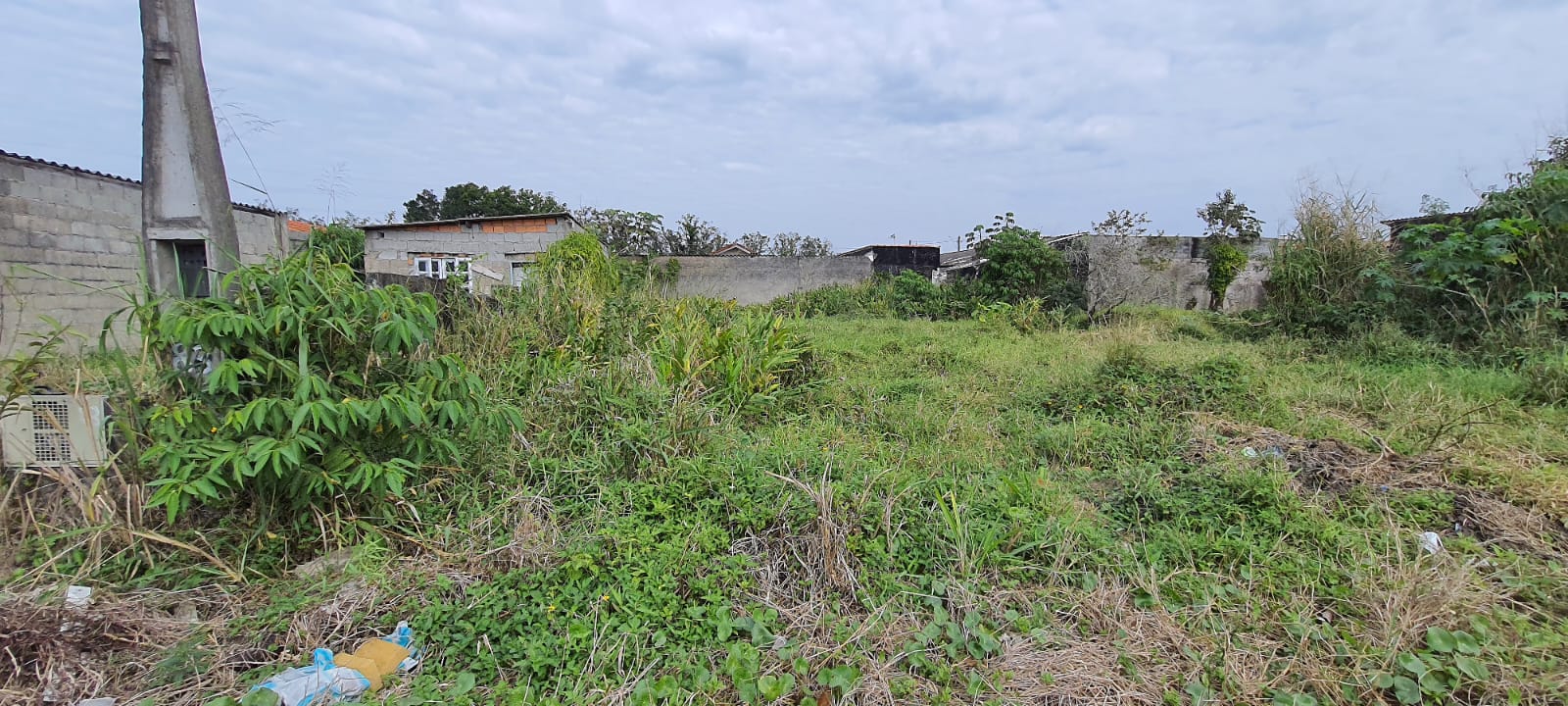 VENDE-SE TERRENO EM PERUÍBE