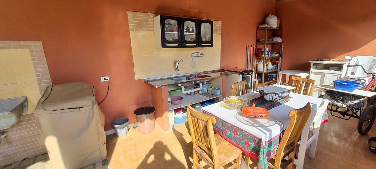 VENDE-SE CASA EM PERUÍBE 