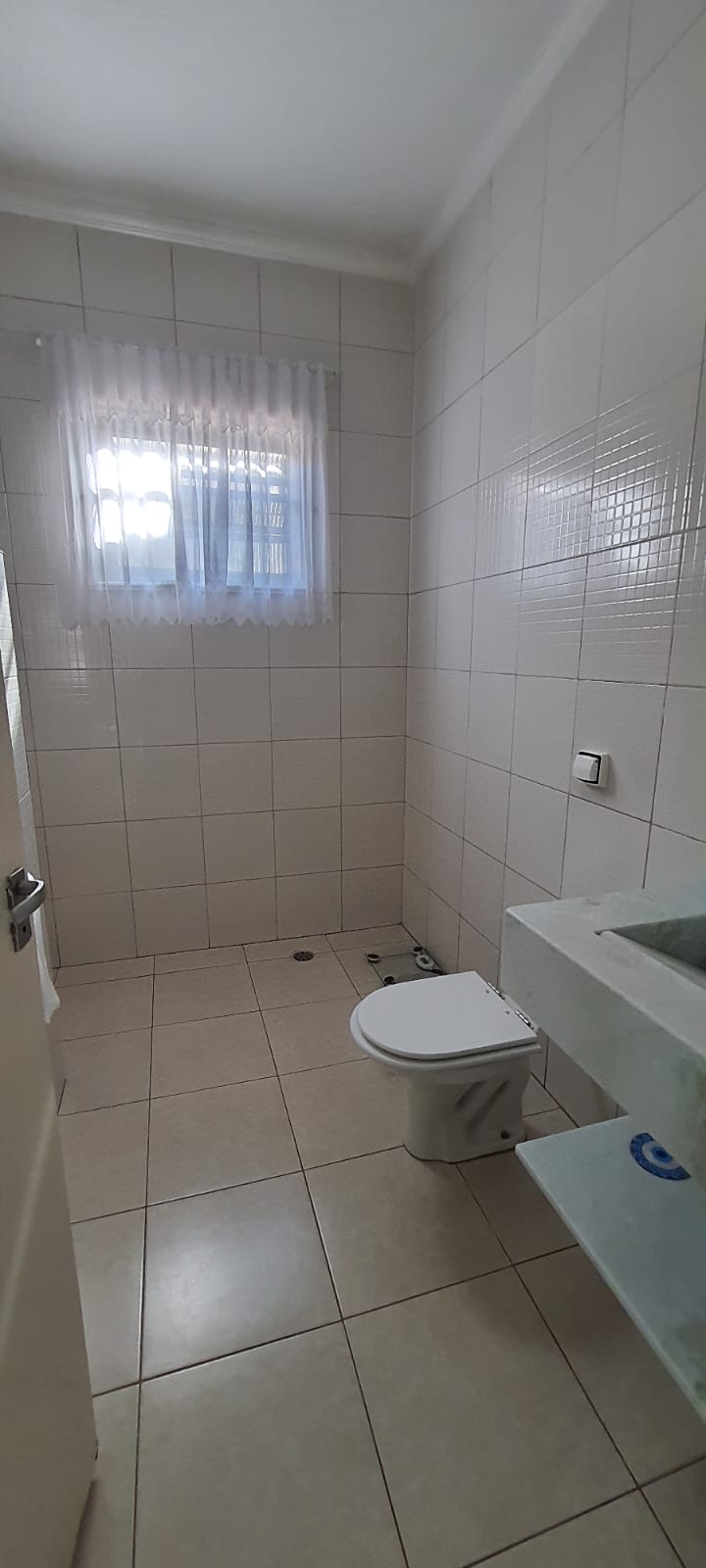 VENDE-SE CASA EM PERUÍBE 