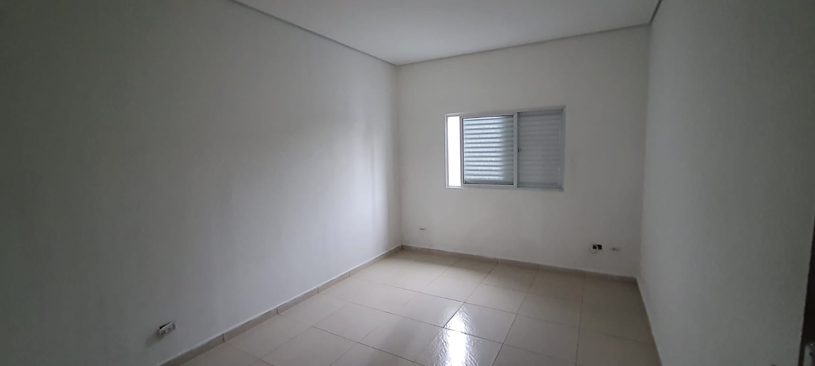 VENDE-SE CASA EM PERUÍBE
