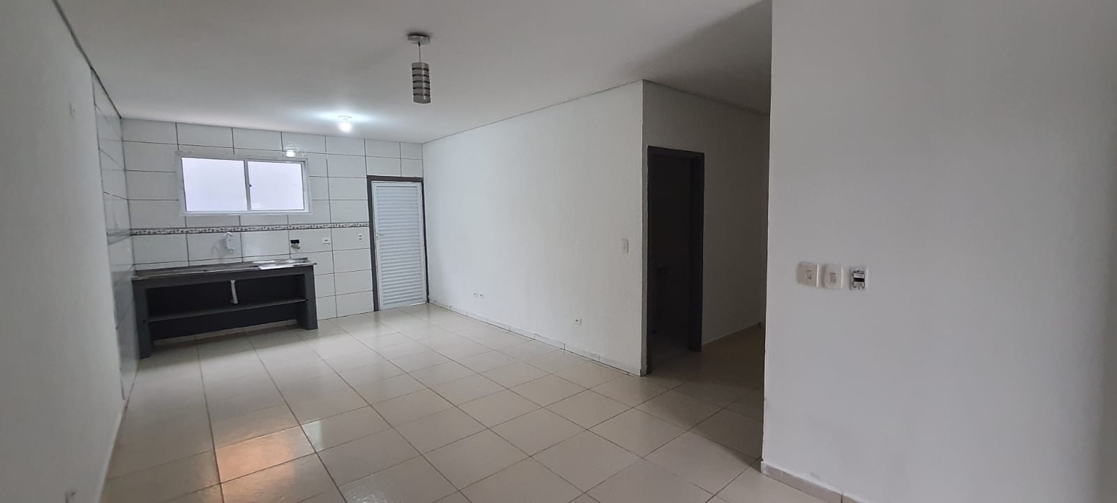 VENDE-SE CASA EM PERUÍBE