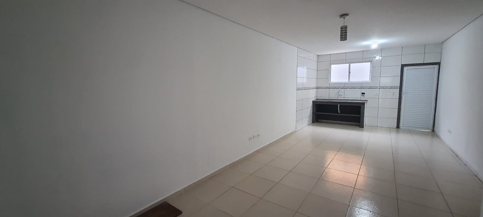 VENDE-SE CASA EM PERUÍBE