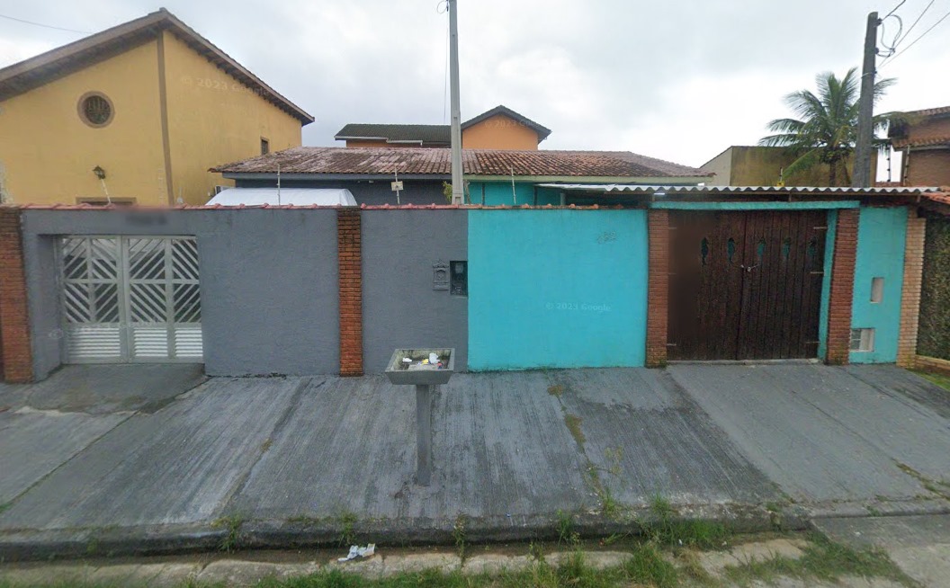 VENDE-SE CASA EM PERUÍBE