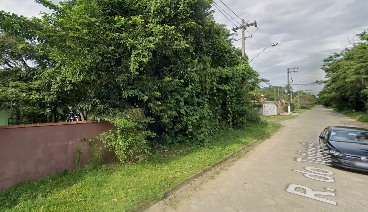 VENDE-SE DOIS LOTES DE ESQUINA EM PERUÍBE