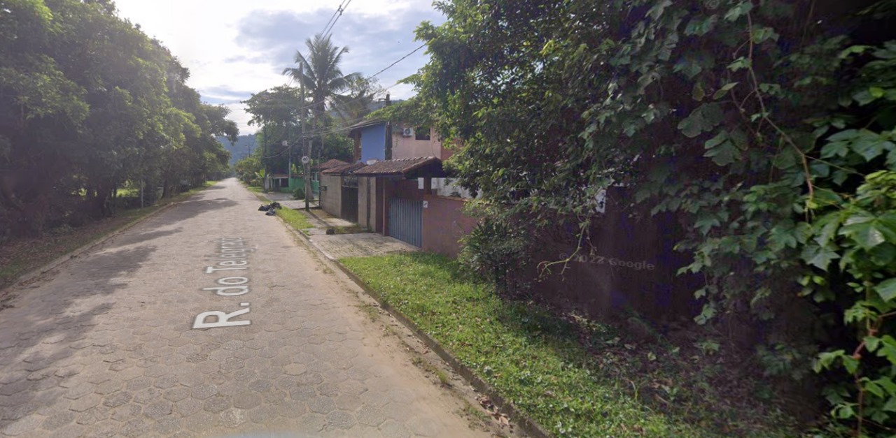 VENDE-SE DOIS LOTES DE ESQUINA EM PERUÍBE