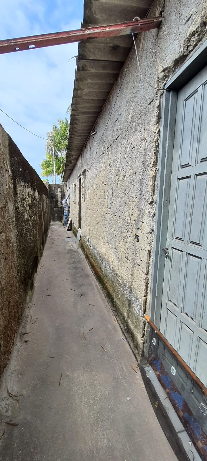 VENDE-SE CASA EM PERUÍBE 