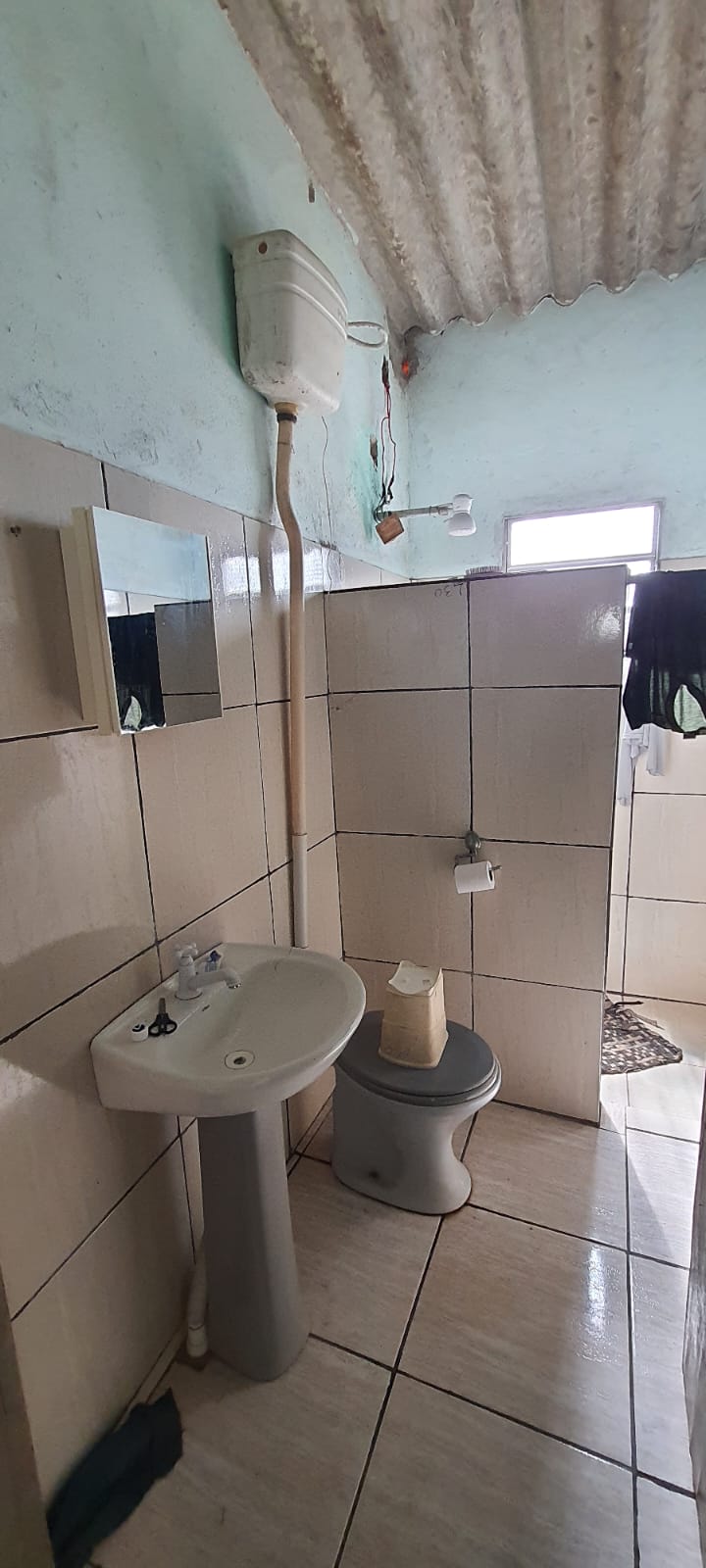 VENDE-SE CASA EM PERUÍBE 