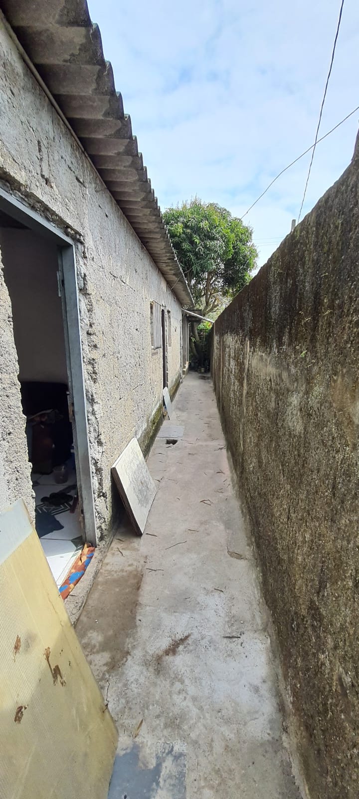 VENDE-SE CASA EM PERUÍBE 