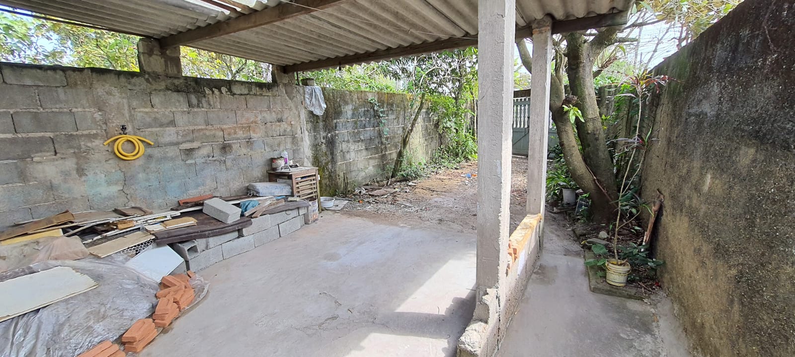 VENDE-SE CASA EM PERUÍBE 