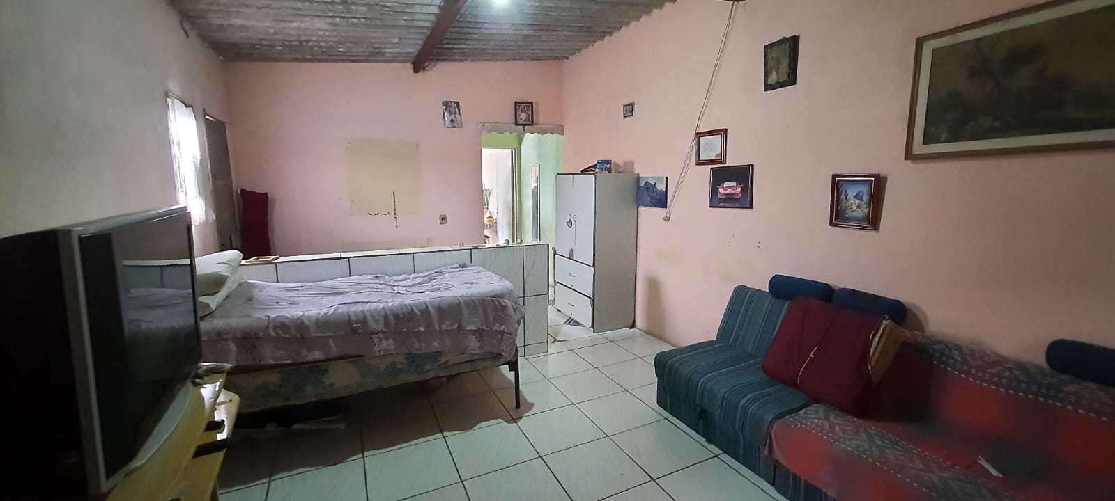 VENDE-SE CASA EM PERUÍBE 