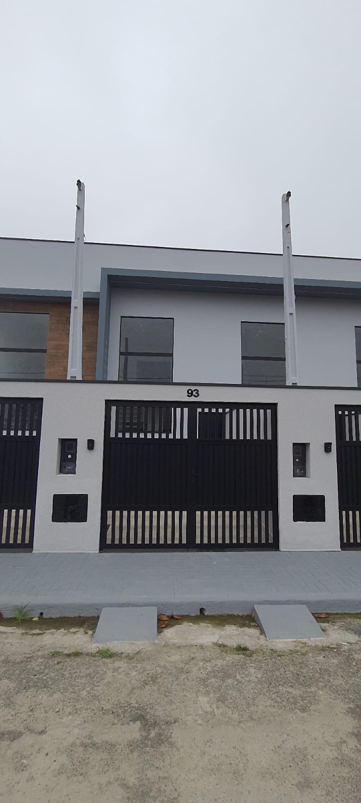 VENDE-SE LOFT/ CASA  400 M DA PRAIA  EM PERUÍBE 