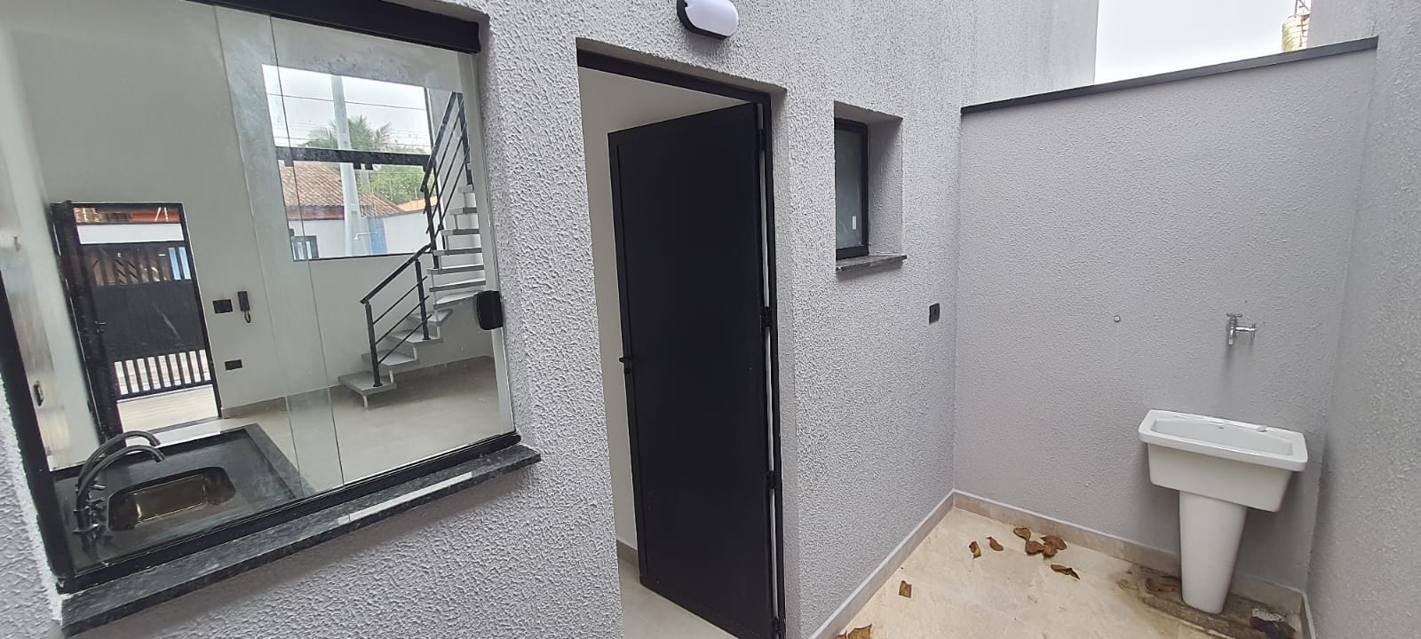 VENDE-SE LOFT/ CASA  400 M DA PRAIA  EM PERUÍBE 