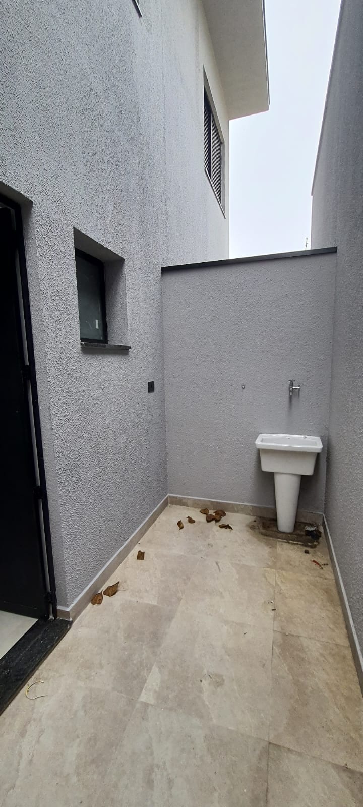 VENDE-SE LOFT/ CASA  400 M DA PRAIA  EM PERUÍBE 