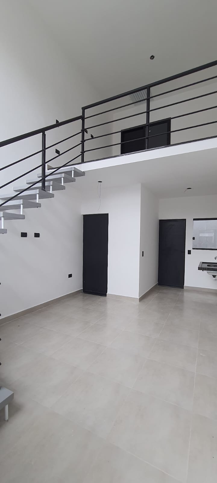 VENDE-SE LOFT/ CASA  400 M DA PRAIA  EM PERUÍBE 