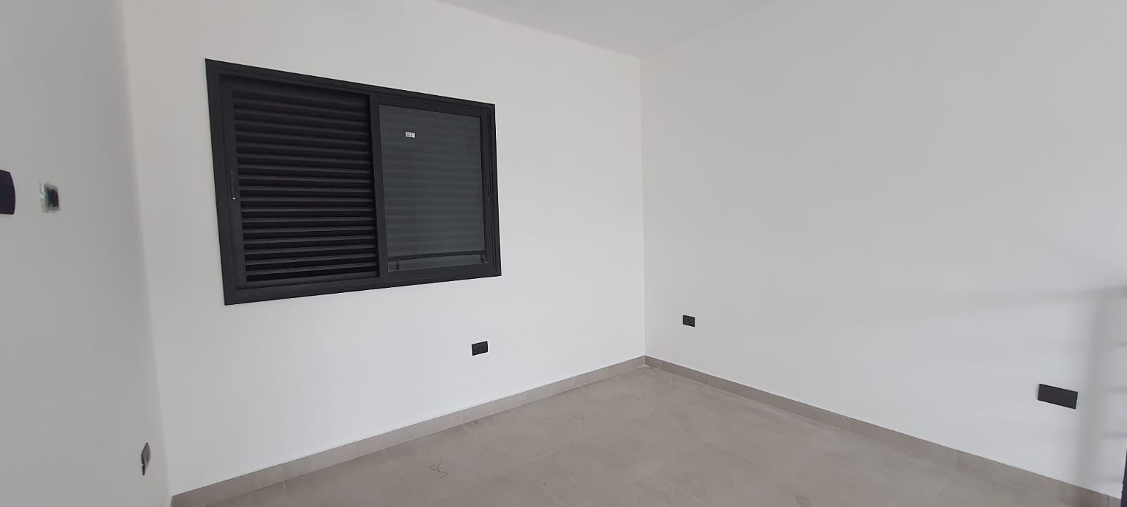 VENDE-SE LOFT/ CASA COM PSICINA  400 M DA PRAIA  EM PERUÍBE 
