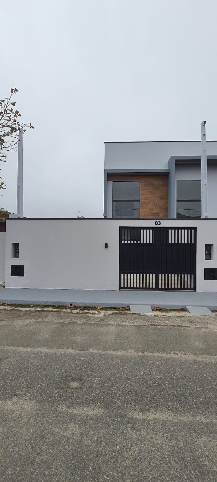 VENDE-SE LOFT/ CASA COM PSICINA 400 M DA PRAIA EM PERUÍBE