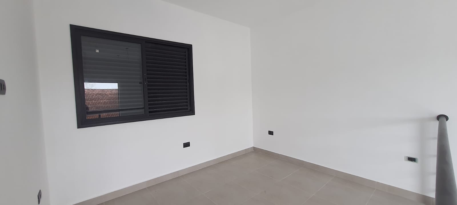 VENDE-SE LOFT/ CASA COM PSICINA 400 M DA PRAIA EM PERUÍBE