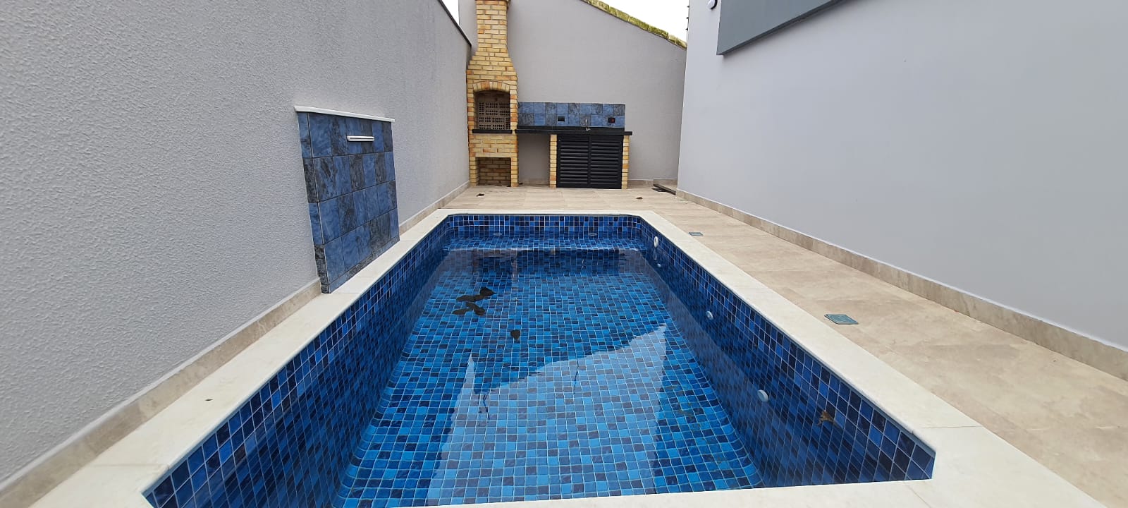 VENDE-SE LOFT/ CASA COM PSICINA 400 M DA PRAIA EM PERUÍBE