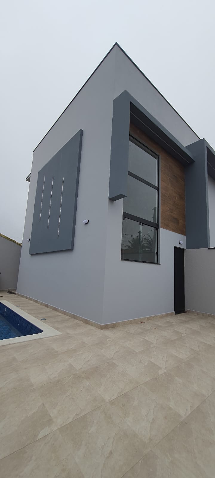 VENDE-SE LOFT/ CASA COM PSICINA 400 M DA PRAIA EM PERUÍBE