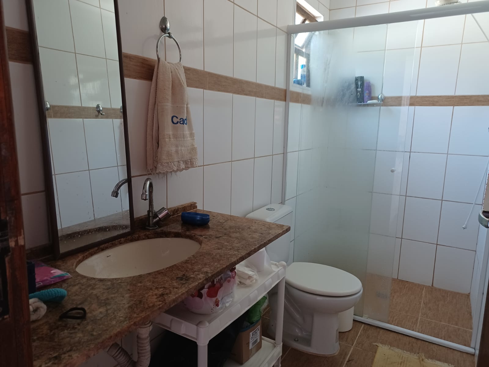 ALUGA-SE CHÁCARA COM PISCINA EM PERUÍBE