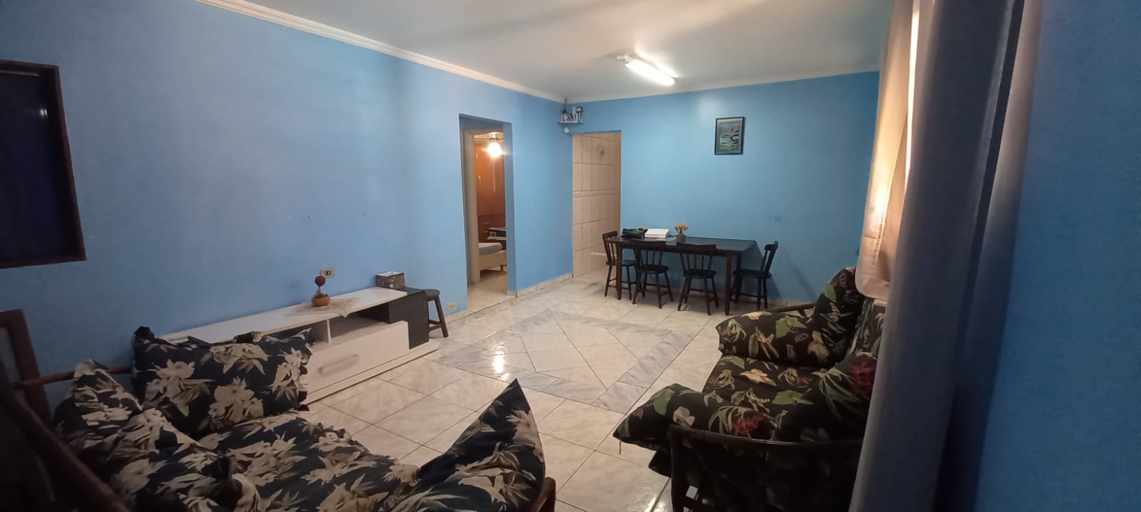 ALUGA-SE CASA COM PISCINA PARA TEMPORADA