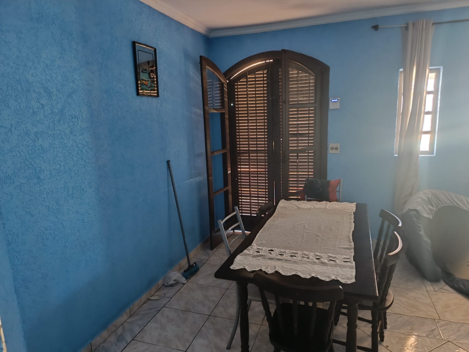 ALUGA-SE CASA COM PISCINA PARA TEMPORADA
