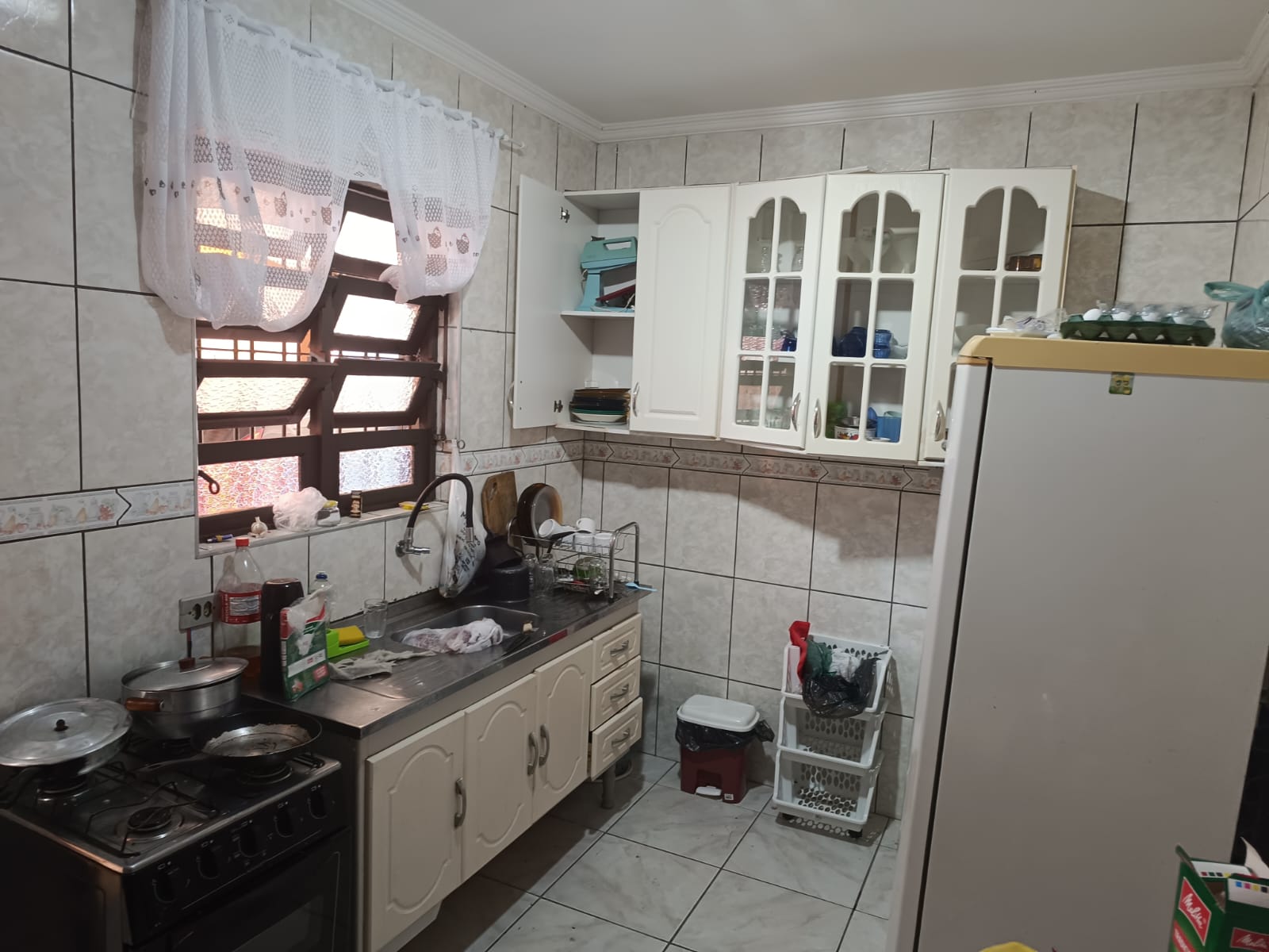 ALUGA-SE CASA COM PISCINA PARA TEMPORADA