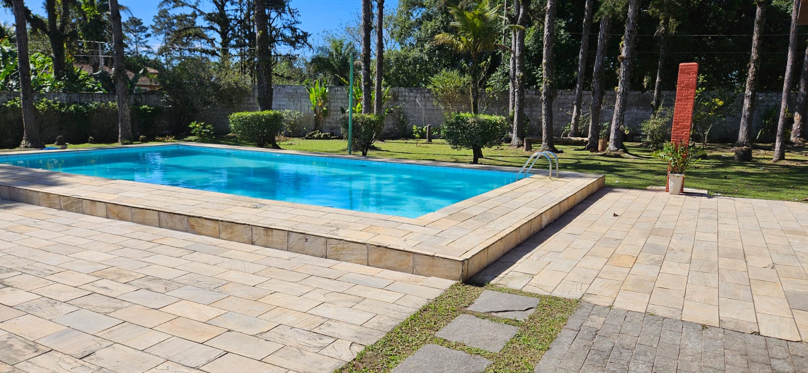 CHÁCARA COM PISCINA EM PERUÍBE PRA TEMPORADA 