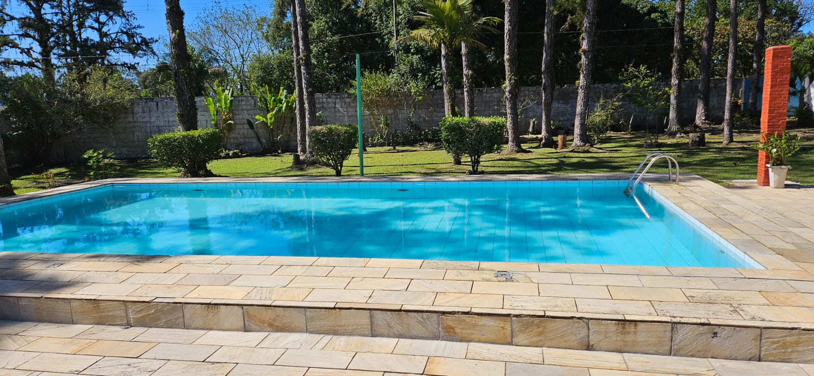 CHÁCARA COM PISCINA EM PERUÍBE PRA TEMPORADA 