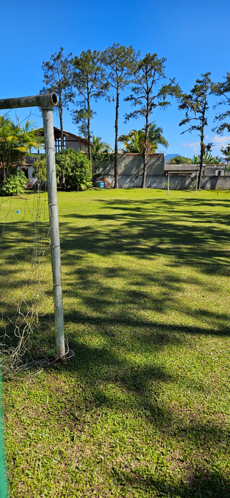 CHÁCARA COM PISCINA EM PERUÍBE PRA TEMPORADA 