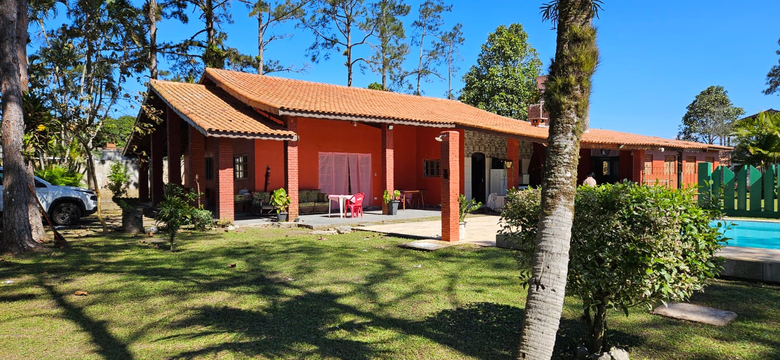 CHÁCARA COM PISCINA EM PERUÍBE PRA TEMPORADA 
