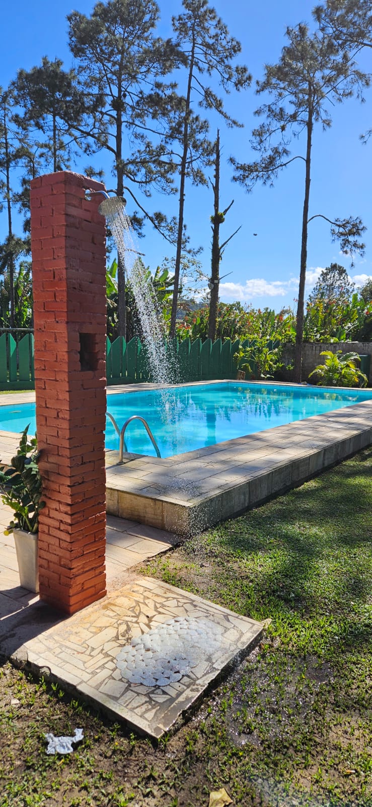 CHÁCARA COM PISCINA EM PERUÍBE PRA TEMPORADA 
