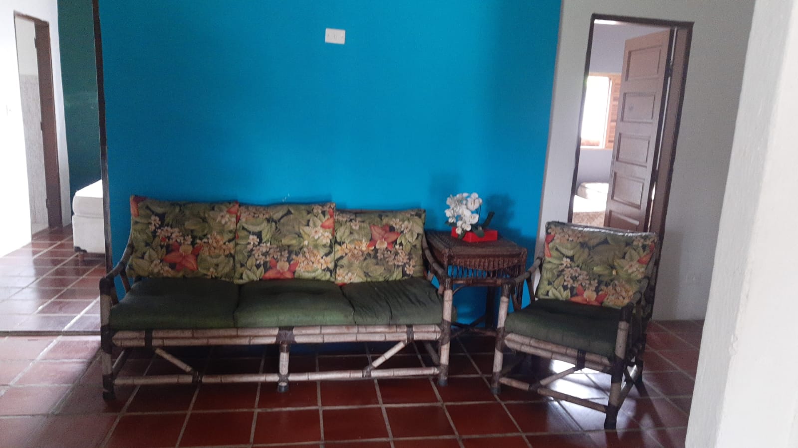 CHÁCARA COM PISCINA EM PERUÍBE PRA TEMPORADA 