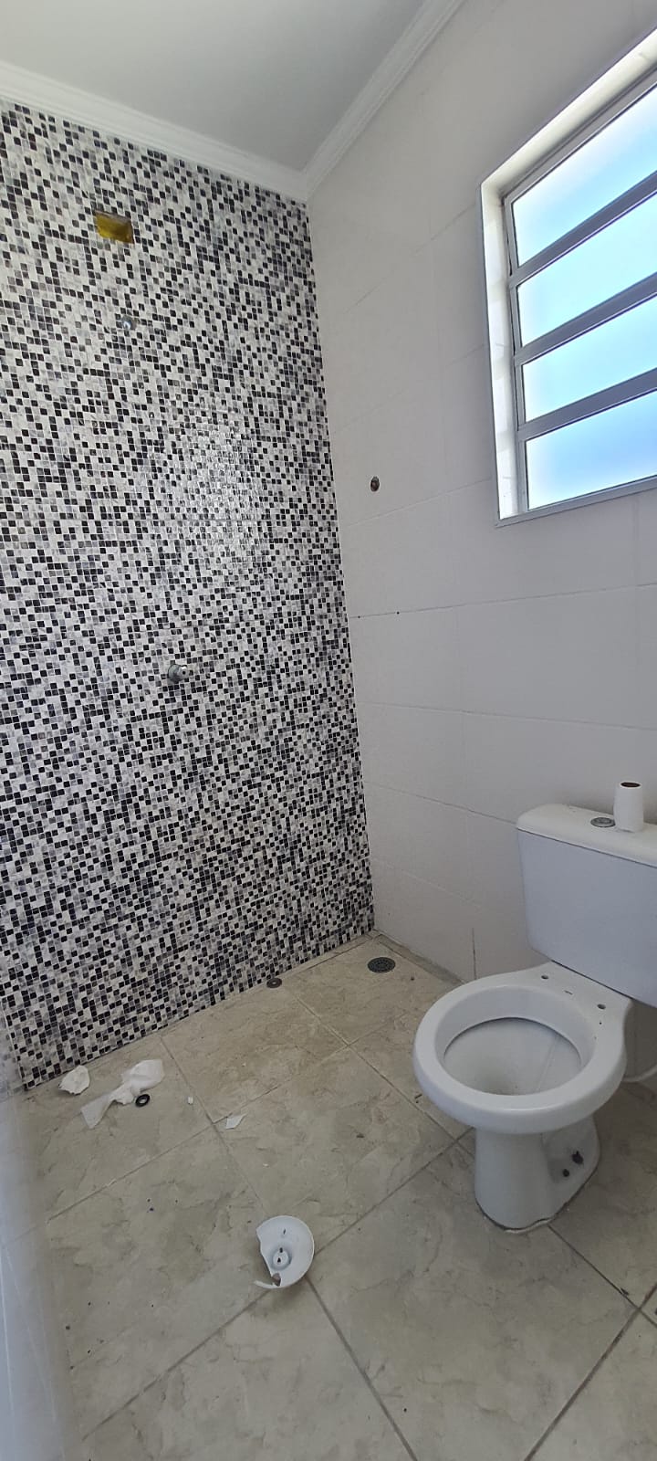 VENDE-SE CASA EM PERUÍBE 