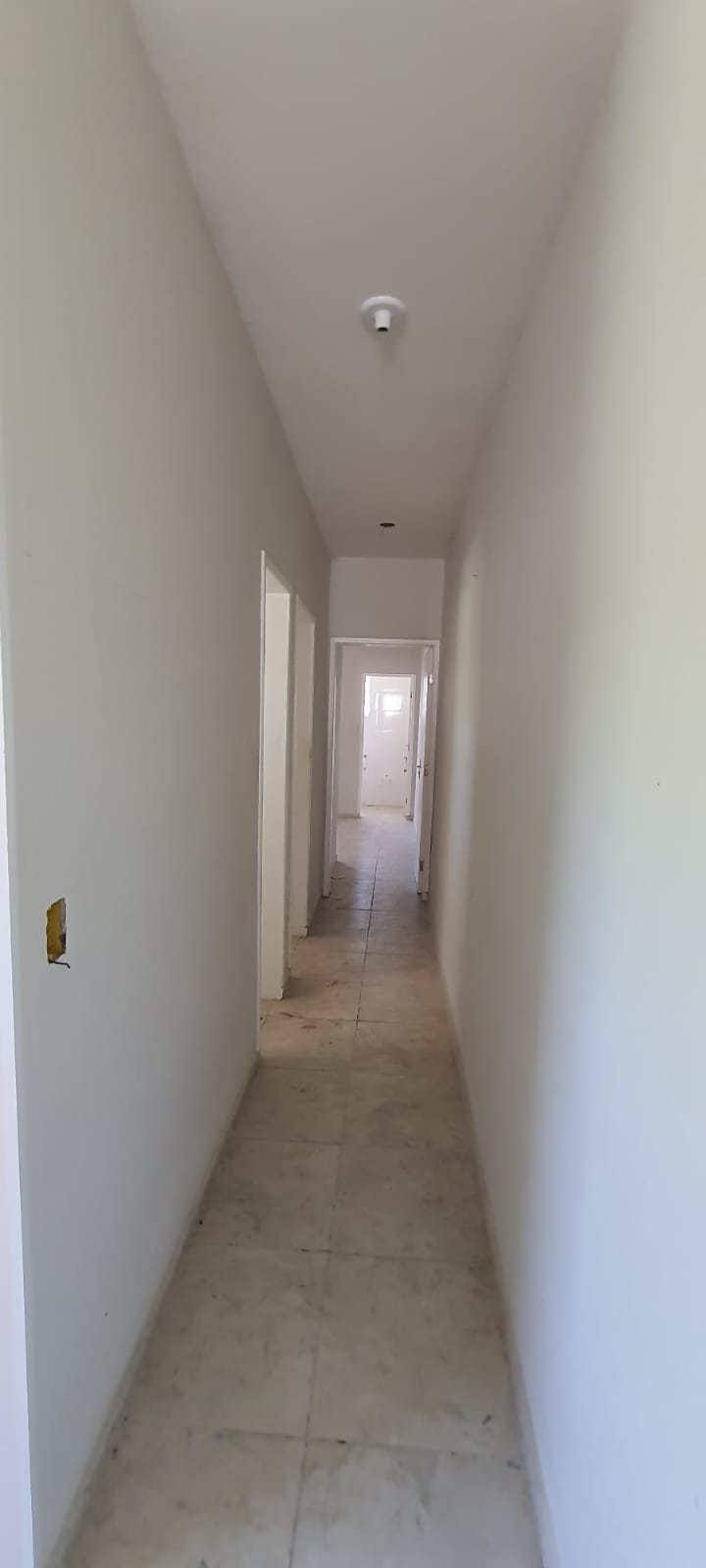 VENDE-SE CASA EM PERUÍBE 